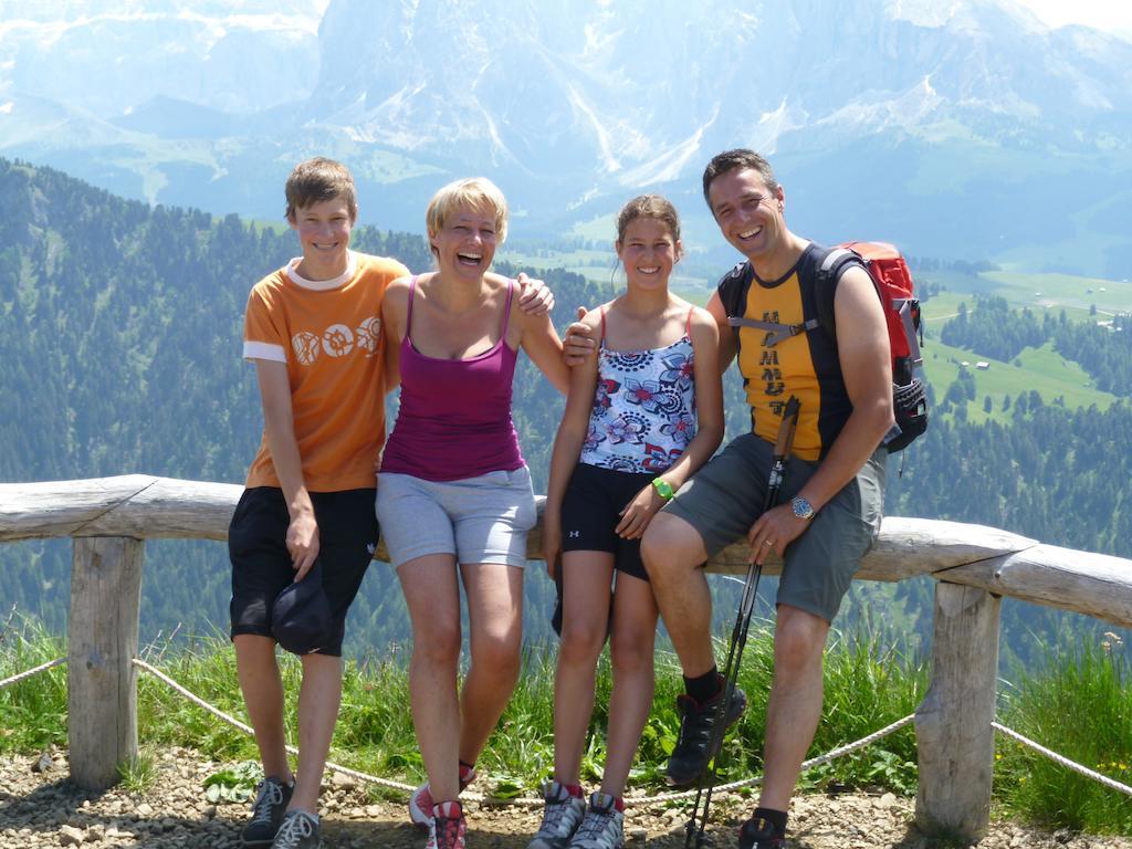 Hotel Garni Kostner Ortisei Esterno foto