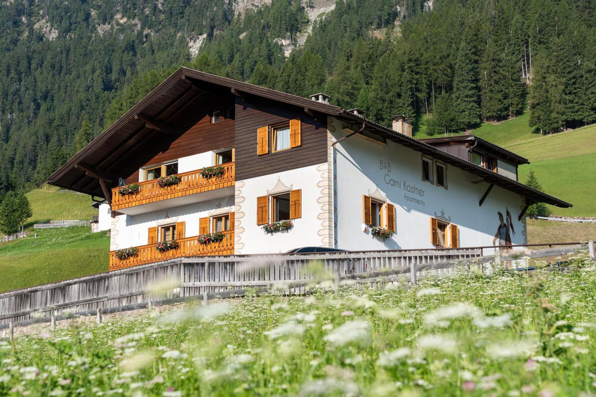 Hotel Garni Kostner Ortisei Esterno foto