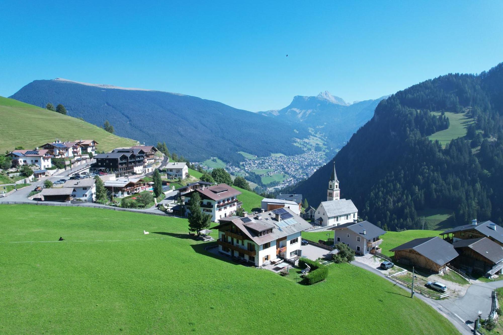 Hotel Garni Kostner Ortisei Esterno foto