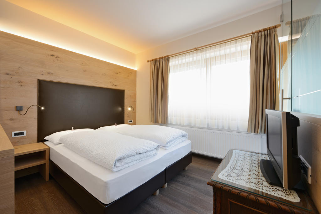 Hotel Garni Kostner Ortisei Esterno foto